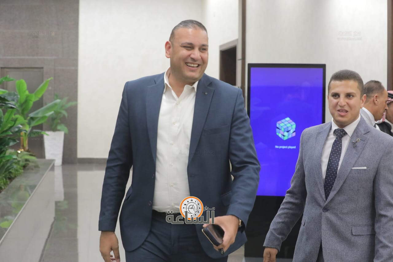 Madar Al-Saa Images 0.2341156817147131