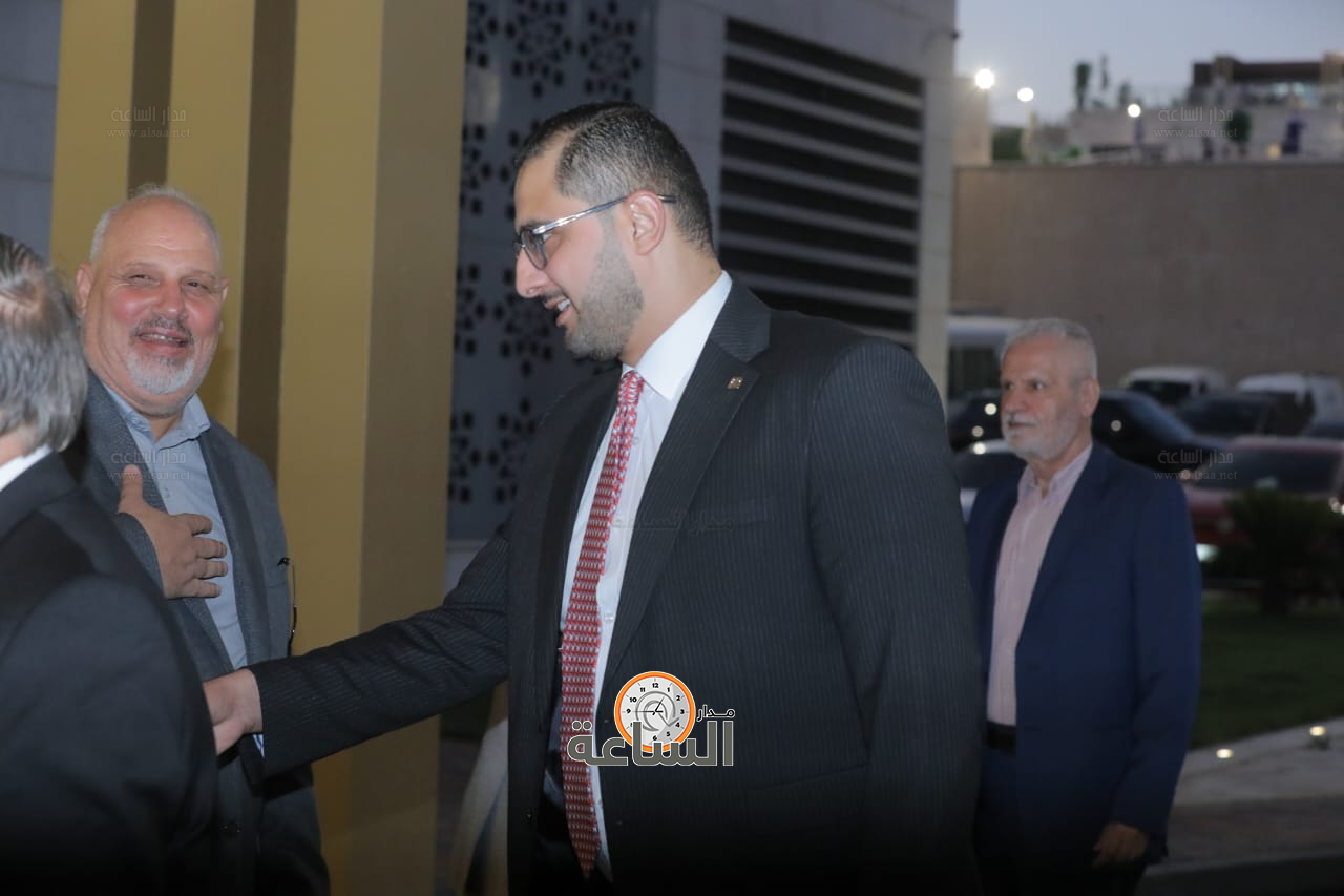 Madar Al-Saa Images 0.4760159637874657