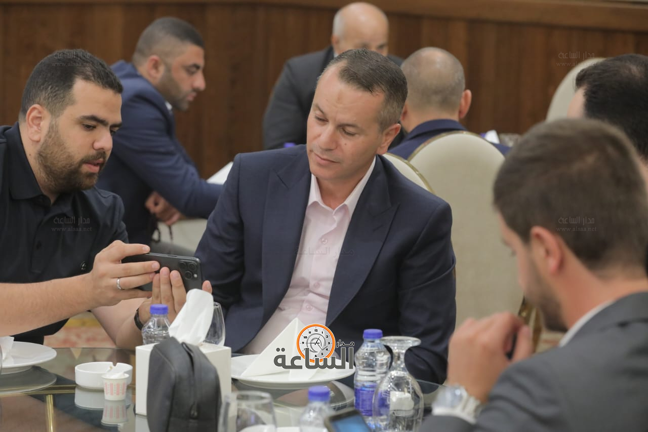 Madar Al-Saa Images 0.6404290294022391