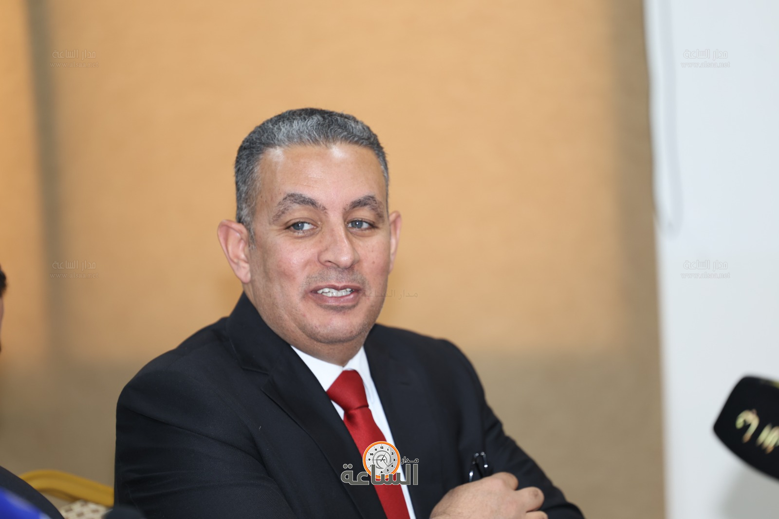 Madar Al-Saa Images 0.44706695620864145