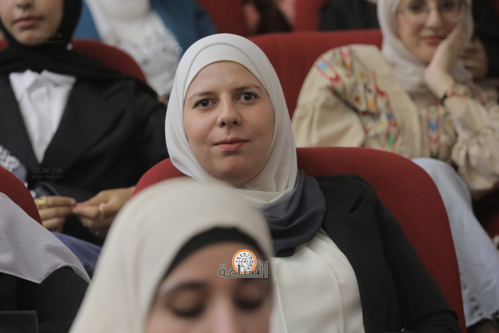 Madar Al-Saa Images 0.37482075175625085