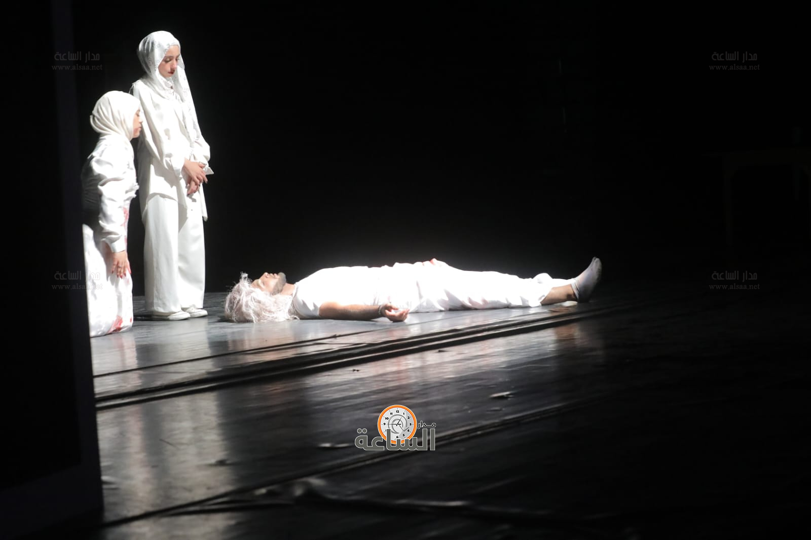 Madar Al-Saa Images 0.46299105071593194