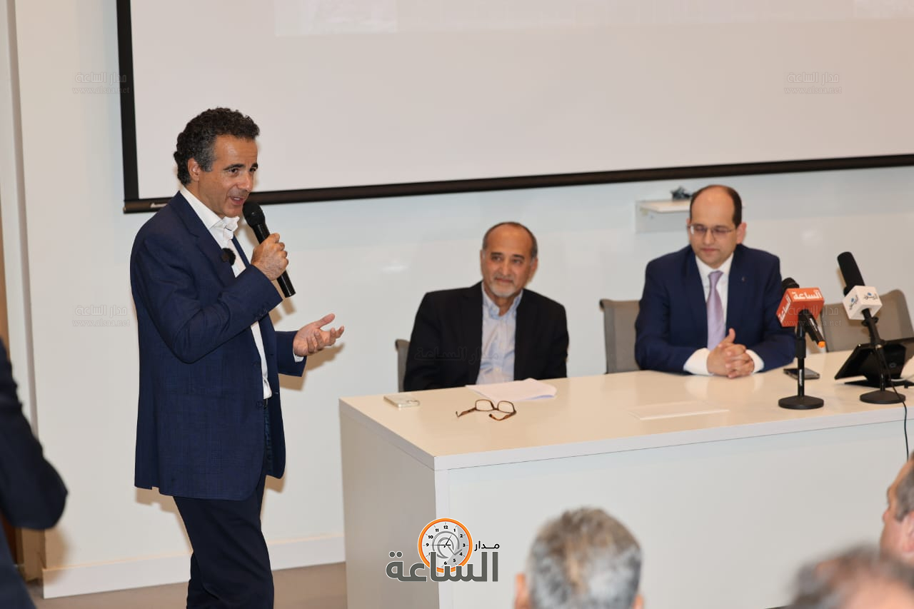 Madar Al-Saa Images 0.7267465234256482