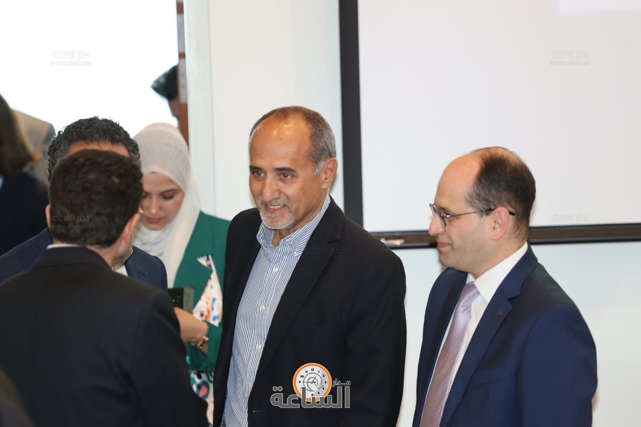 Madar Al-Saa Images 0.3272359767152362