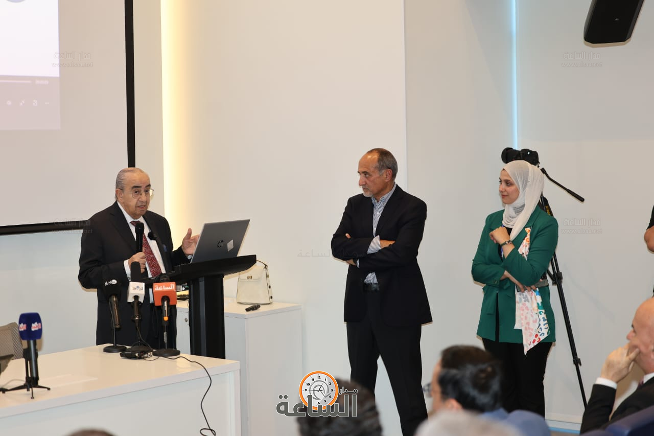 Madar Al-Saa Images 0.2084710765916511