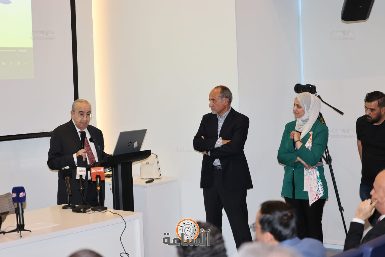 Madar Al-Saa Images 0.756942413314984