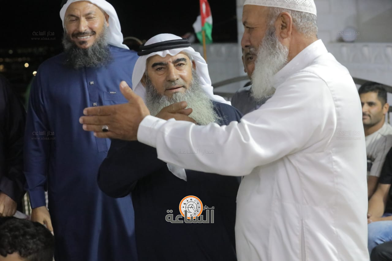 Madar Al-Saa Images 0.3889693410843177