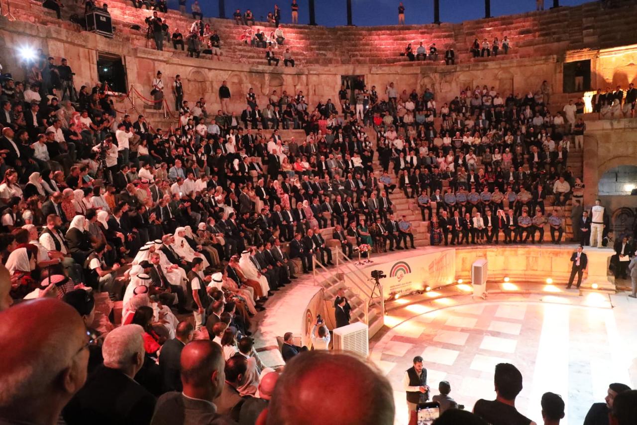 Madar Al-Saa Images 0.04918010478434165