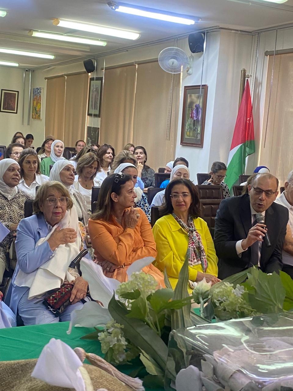 Madar Al-Saa Images 0.8455901474199665