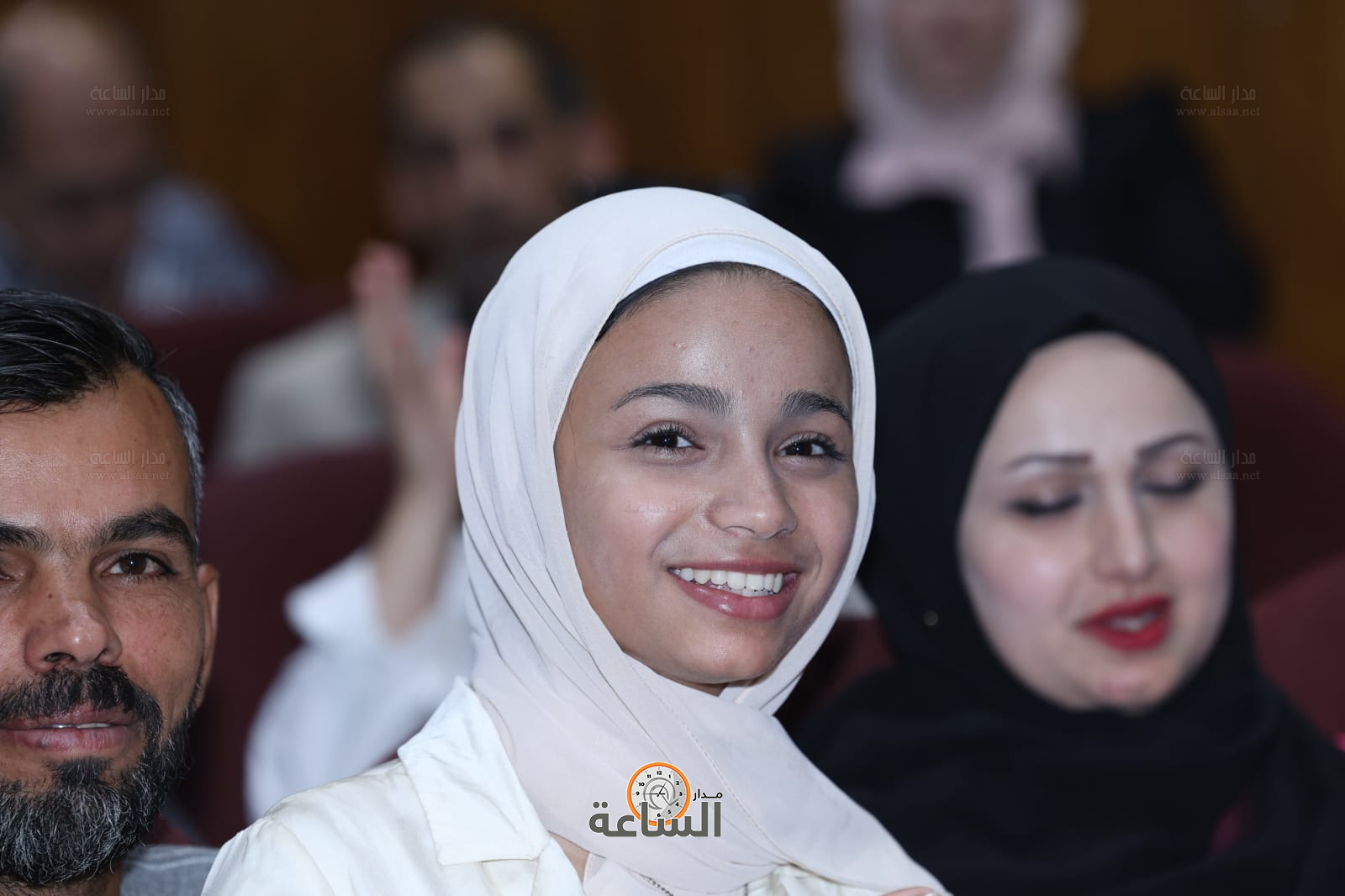 Madar Al-Saa Images 0.4954780635375321