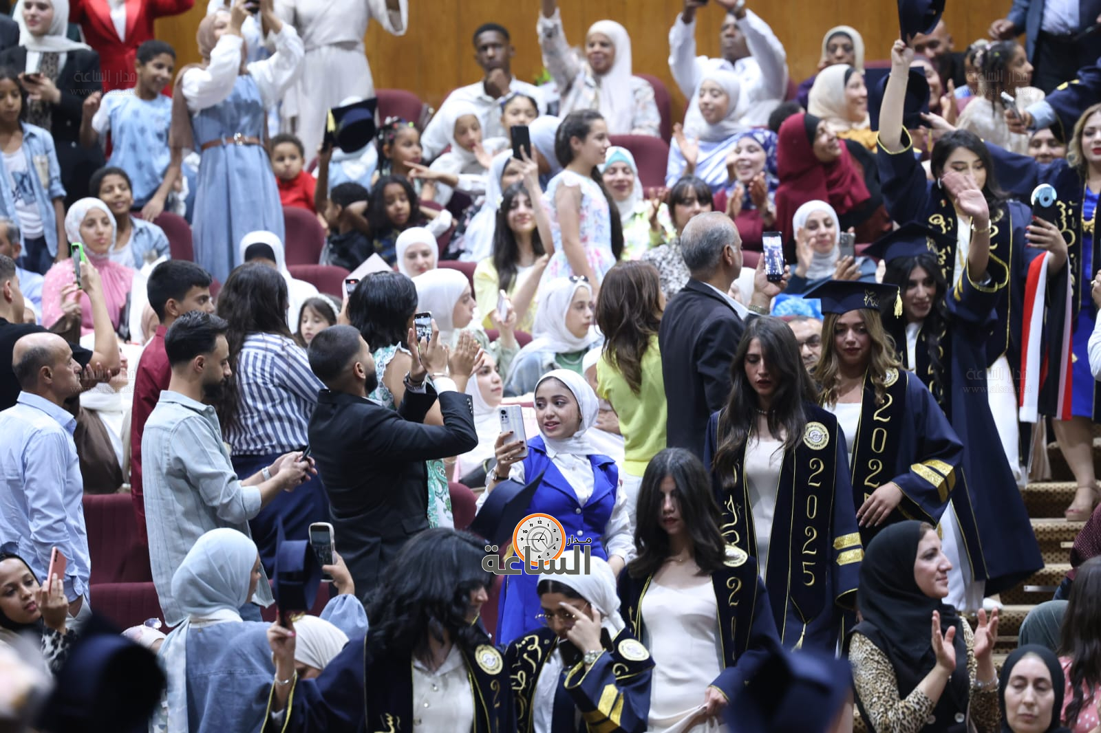 Madar Al-Saa Images 0.6834118833992306