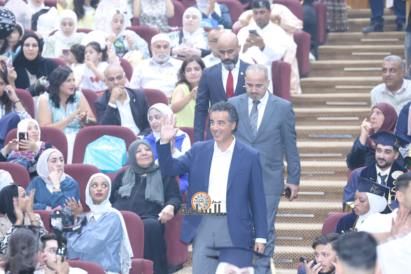 Madar Al-Saa Images 0.5490362661112703