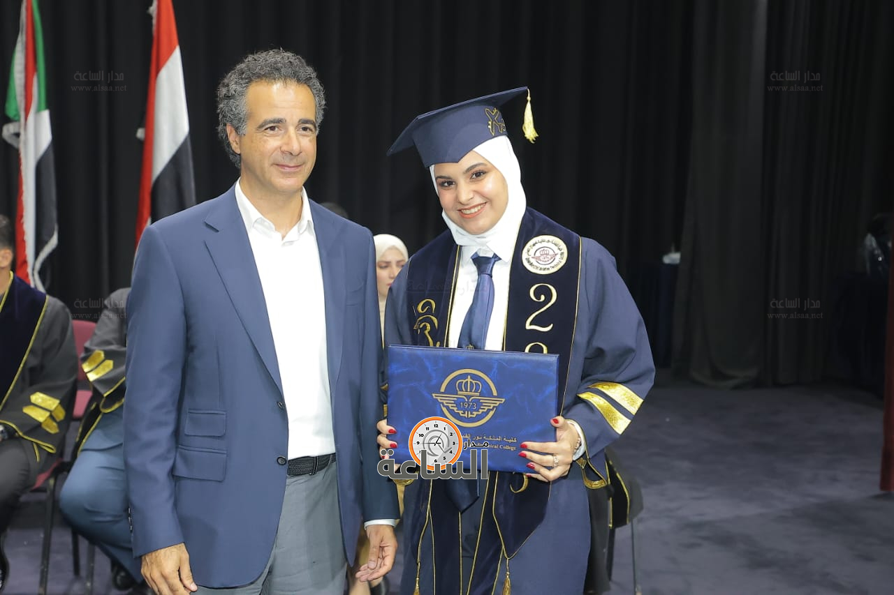 Madar Al-Saa Images 0.7872760576561306