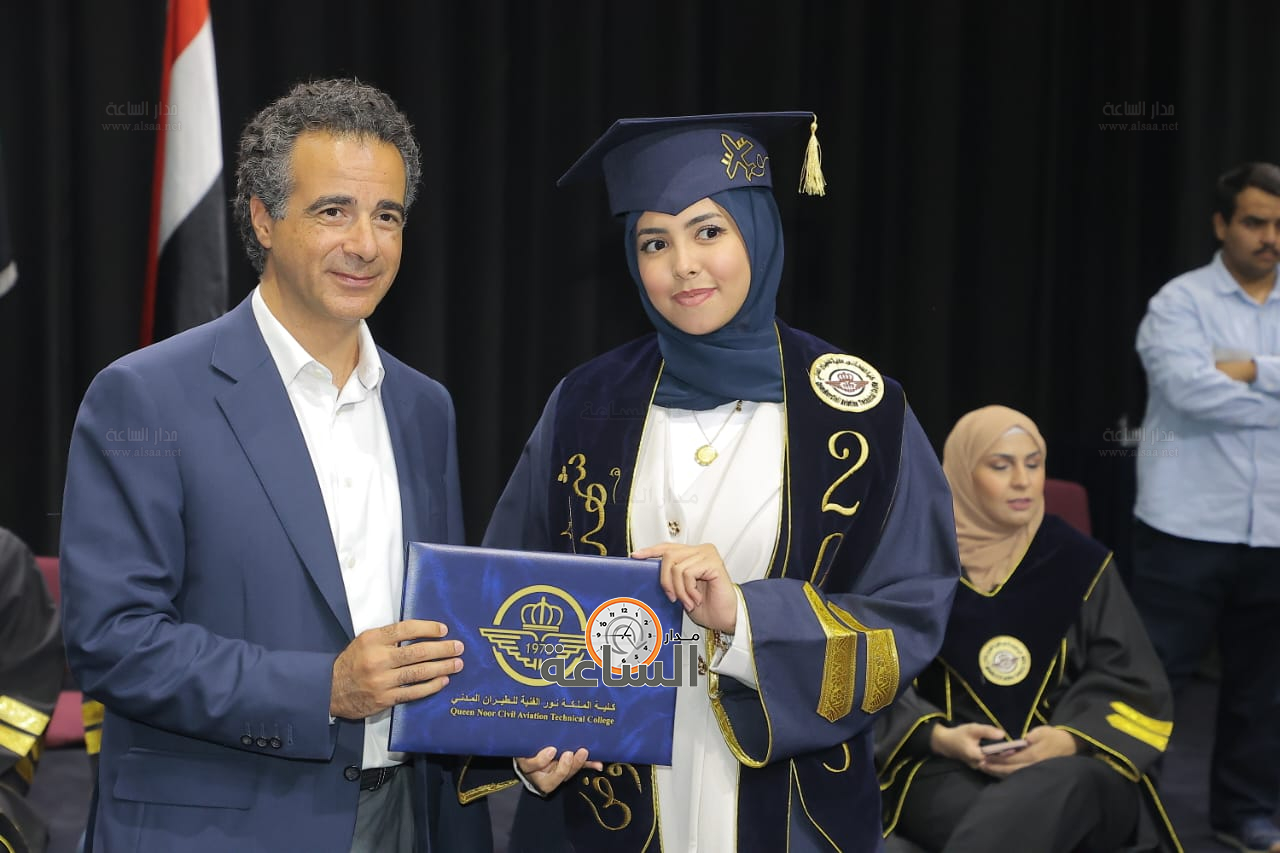 Madar Al-Saa Images 0.9094786187976194