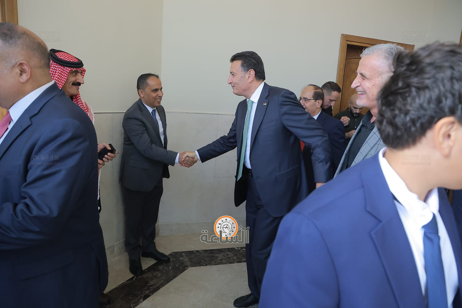 Madar Al-Saa Images 0.2533758916388851