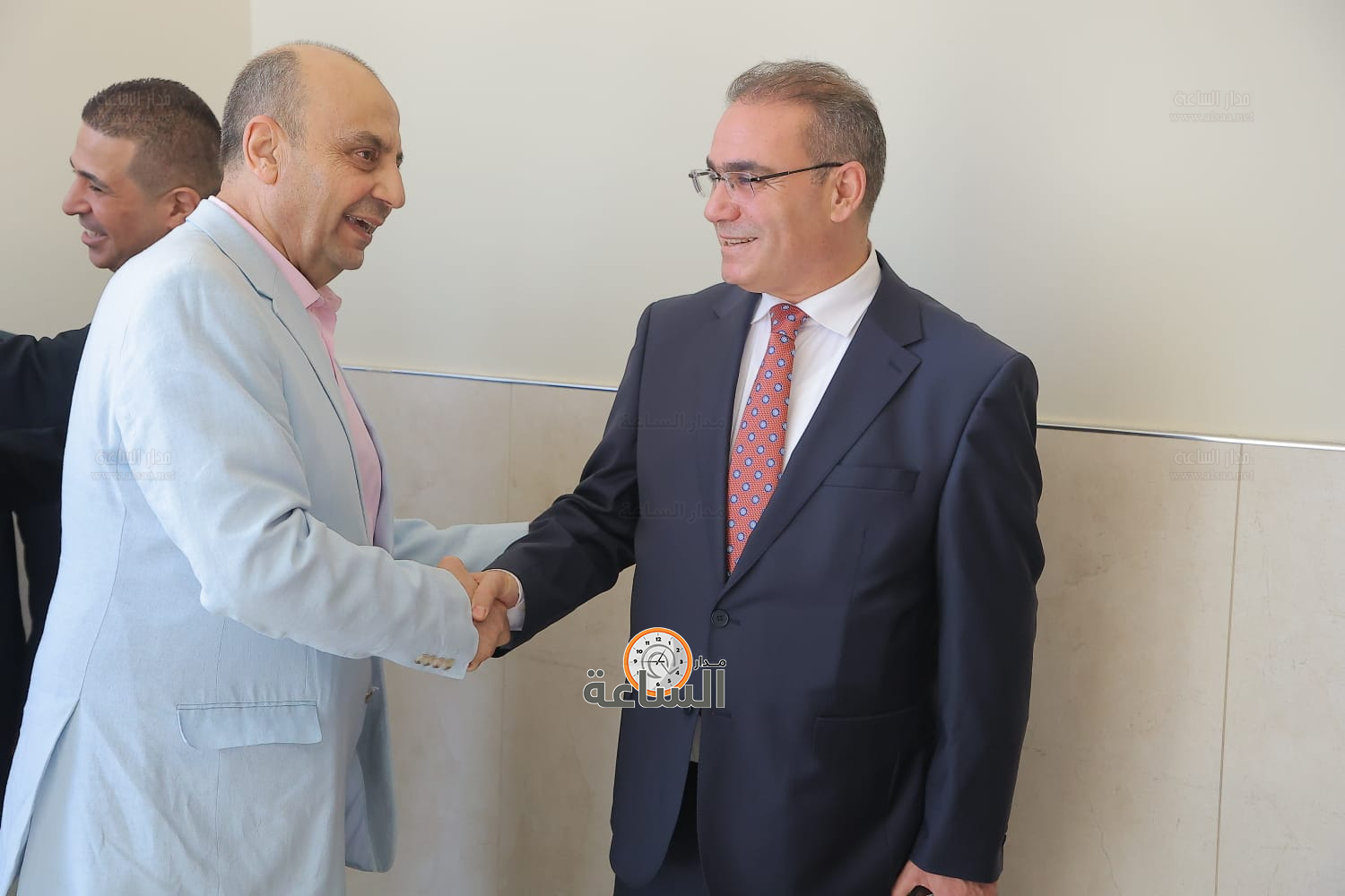 Madar Al-Saa Images 0.1770250934375881