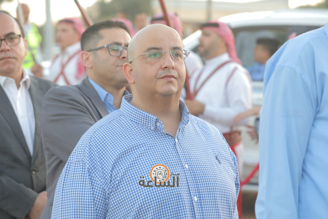 Madar Al-Saa Images 0.1602493050004622