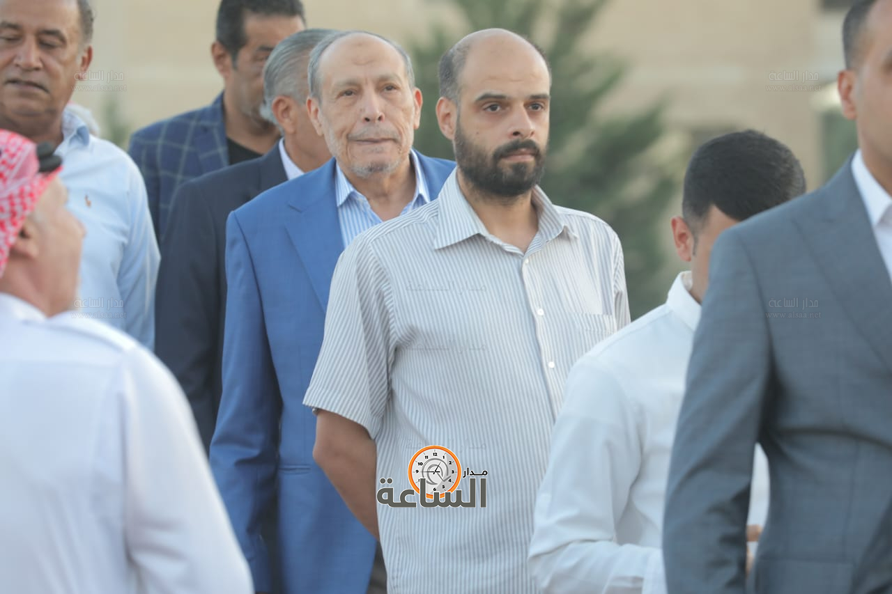 Madar Al-Saa Images 0.7145339590879977