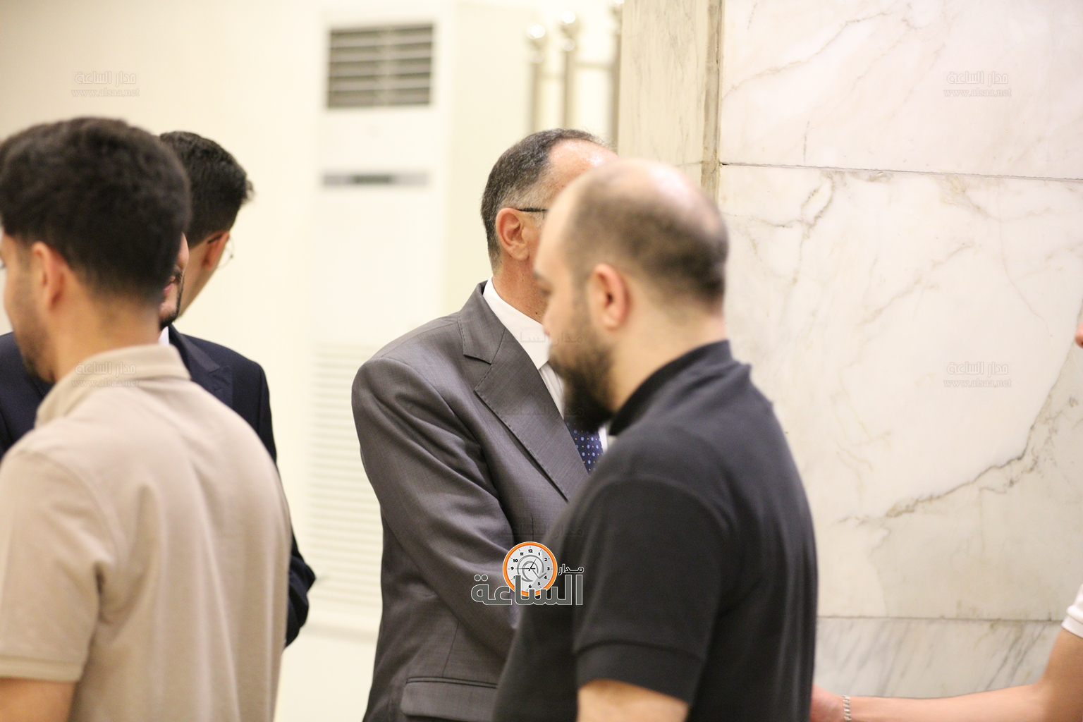 Madar Al-Saa Images 0.609355294975319