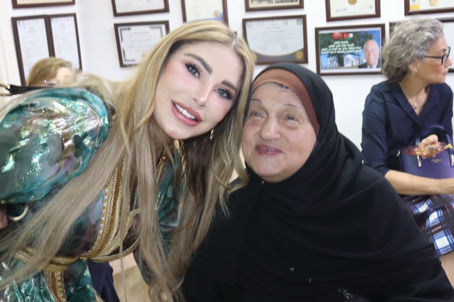 Madar Al-Saa Images 0.6453414877328009