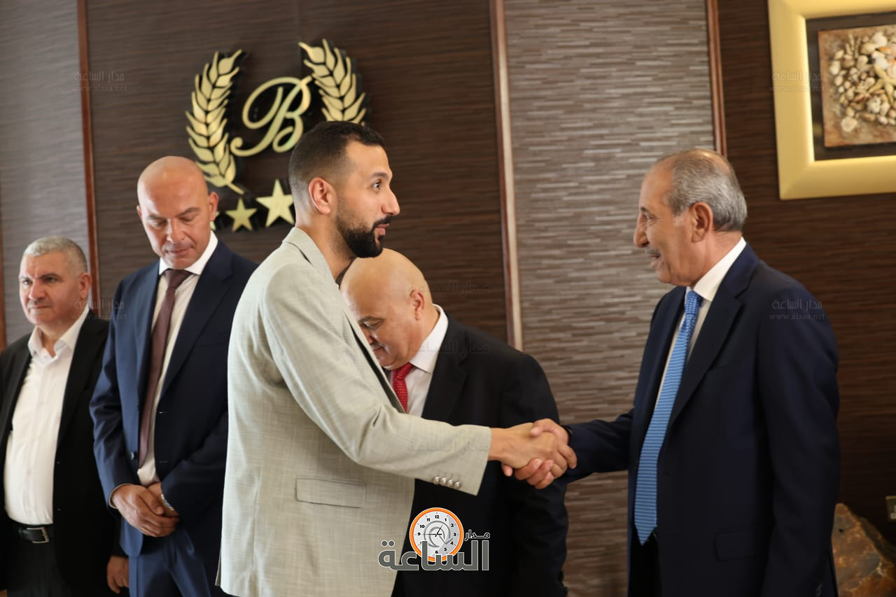 Madar Al-Saa Images 0.5576928556230767