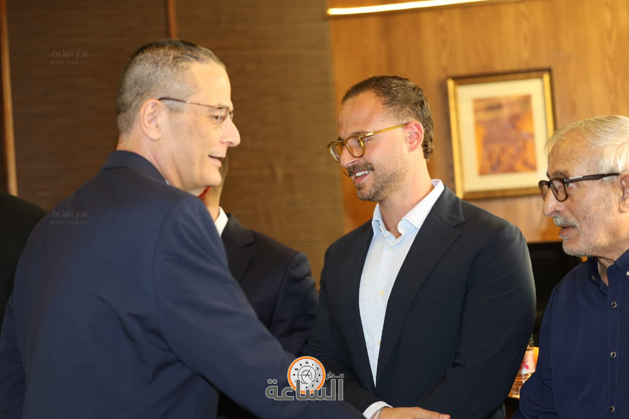 Madar Al-Saa Images 0.771718125846606