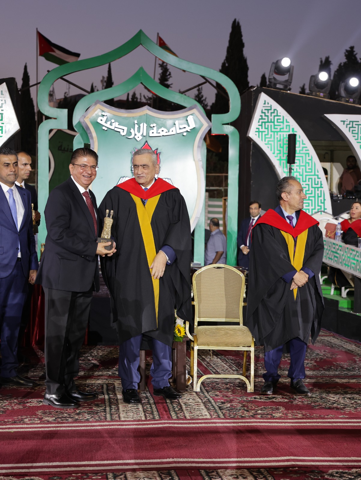 Madar Al-Saa Images 0.16193068758547846