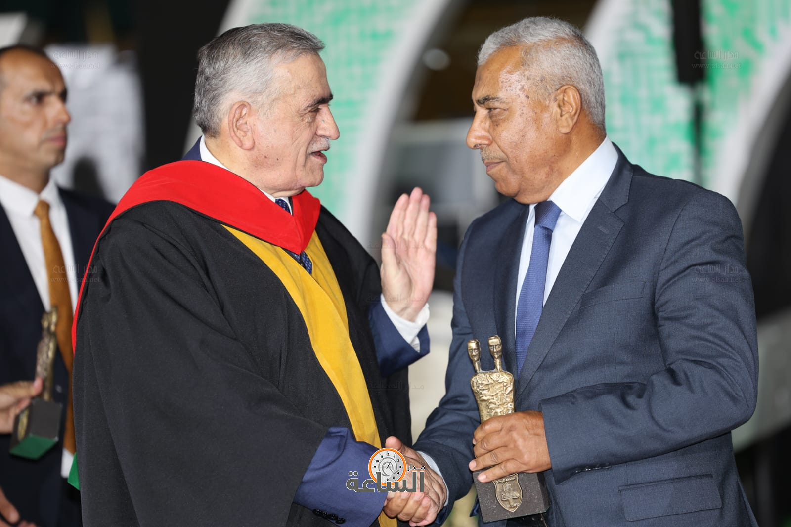 Madar Al-Saa Images 0.0011470003283943209