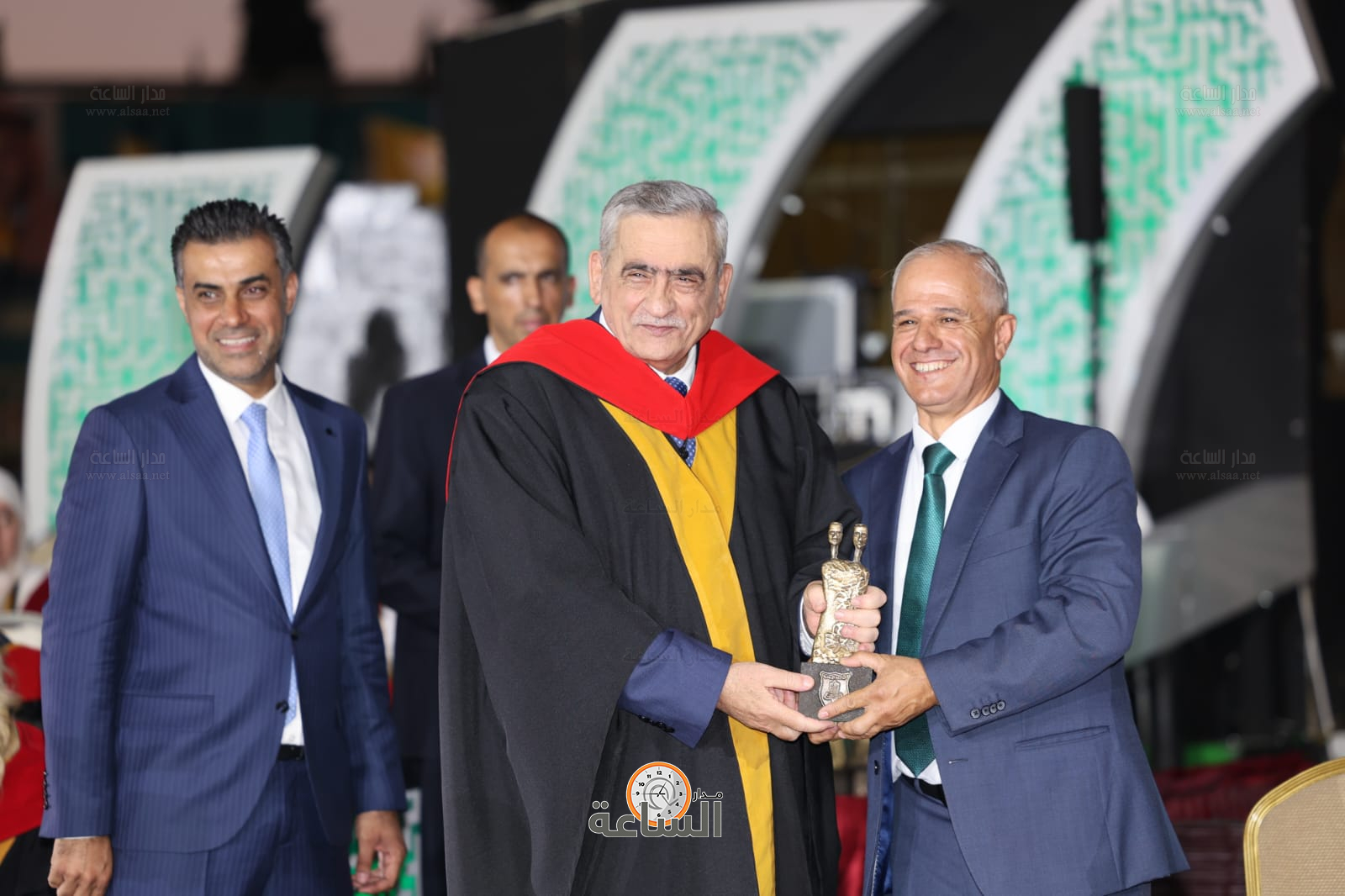 Madar Al-Saa Images 0.4043473344139862