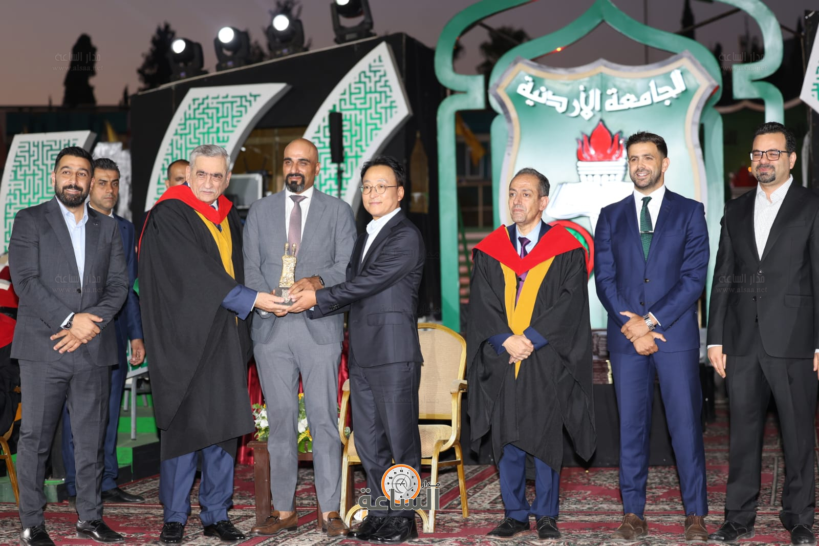 Madar Al-Saa Images 0.715915113224223