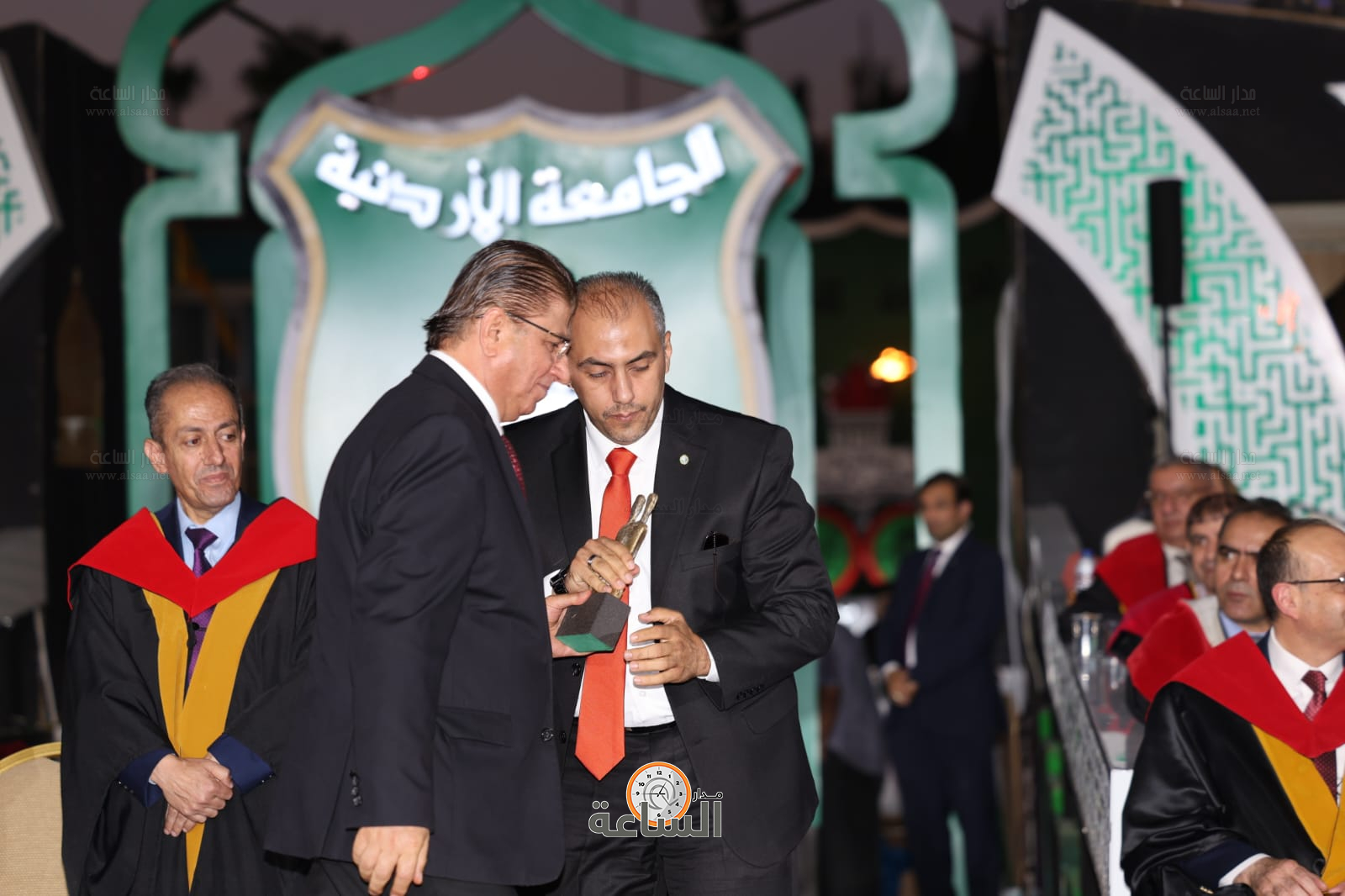 Madar Al-Saa Images 0.7050977654077809