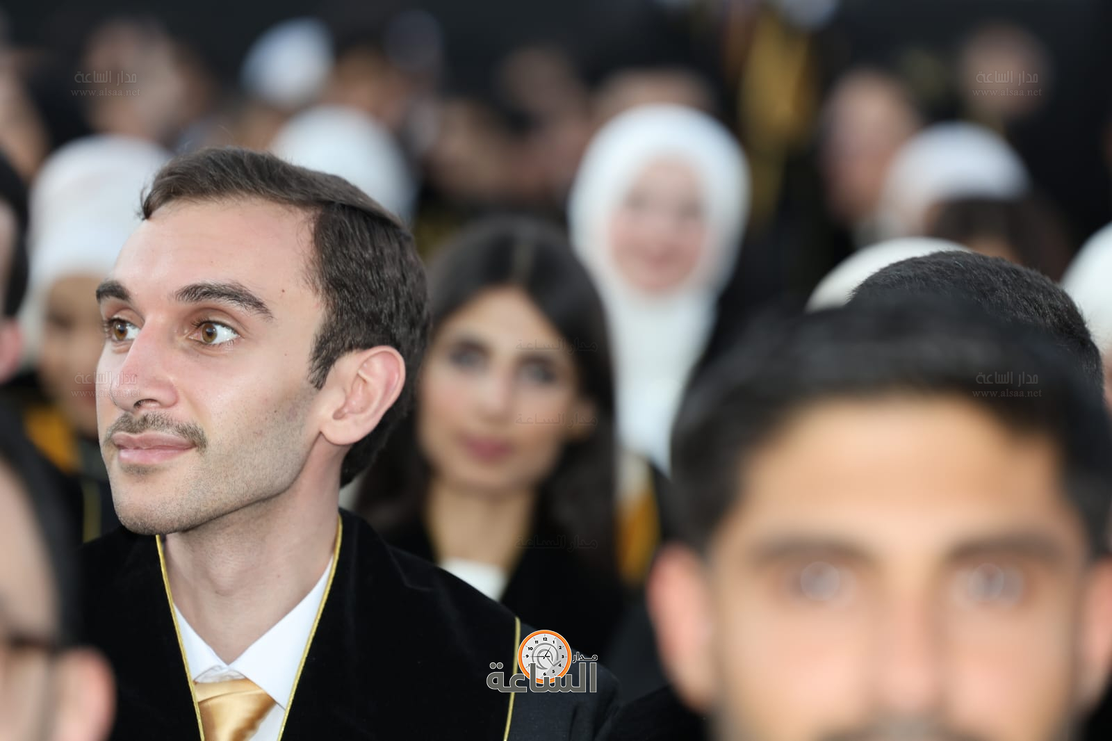 Madar Al-Saa Images 0.4351537482992357