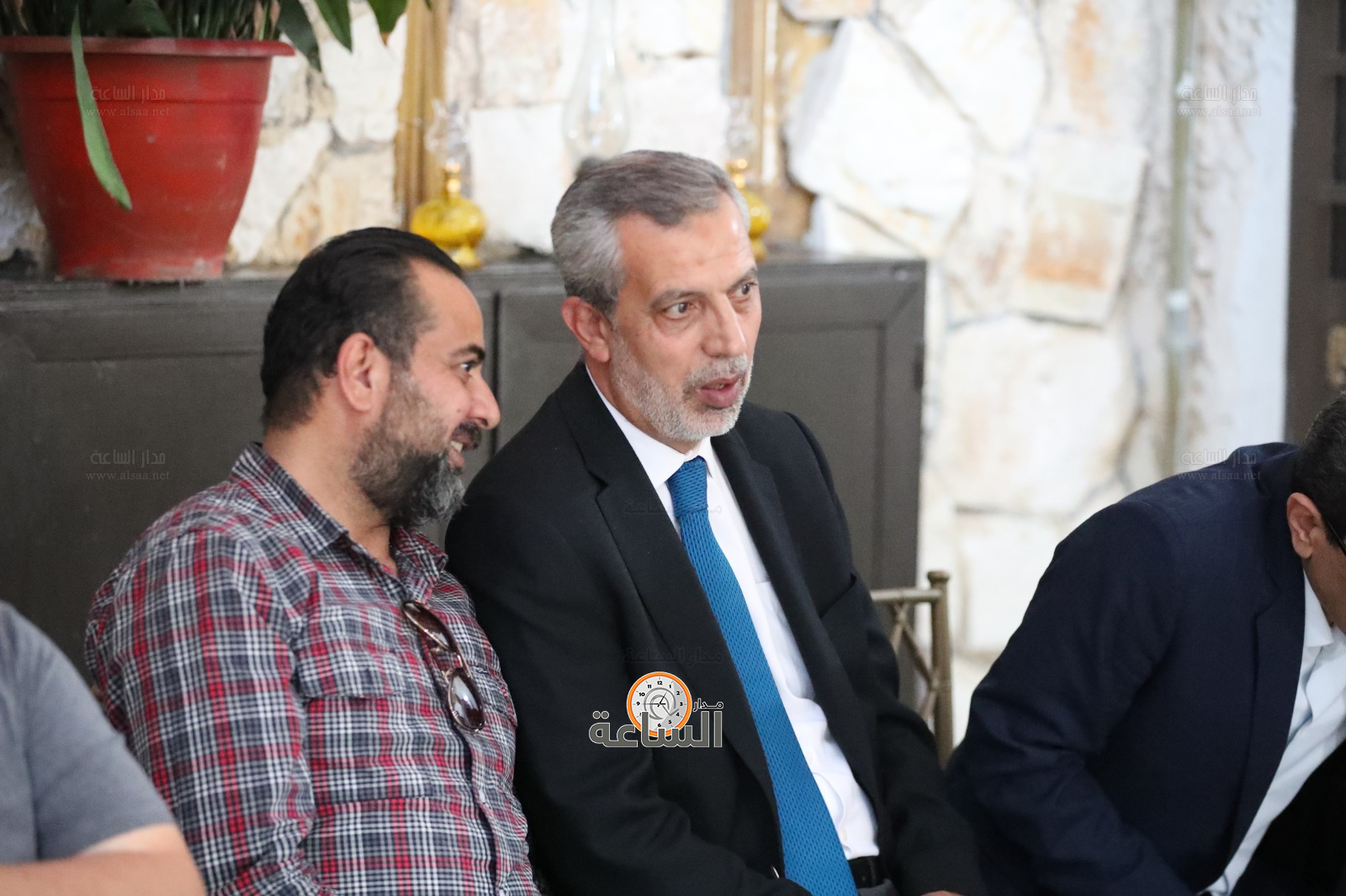 Madar Al-Saa Images 0.41373563145333436