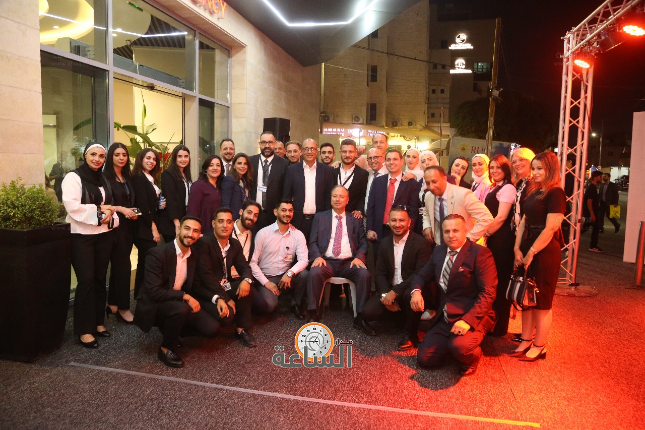 Madar Al-Saa Images 0.9823111308748291