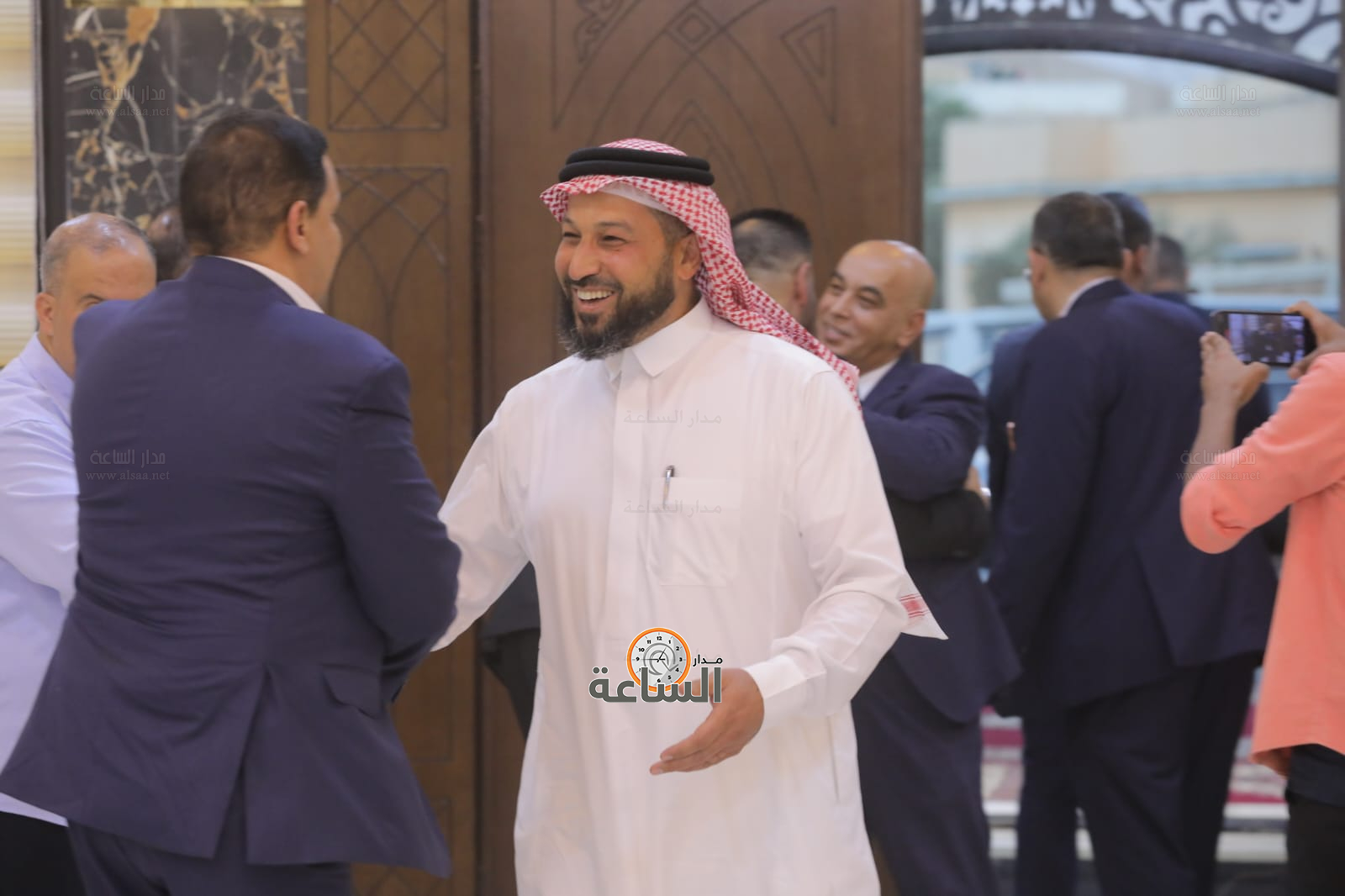 Madar Al-Saa Images 0.022995634190304814