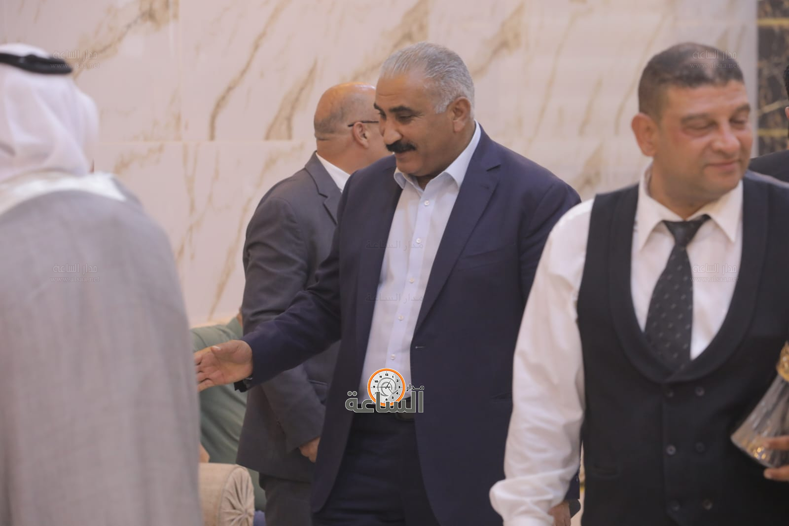 Madar Al-Saa Images 0.3980661608478865