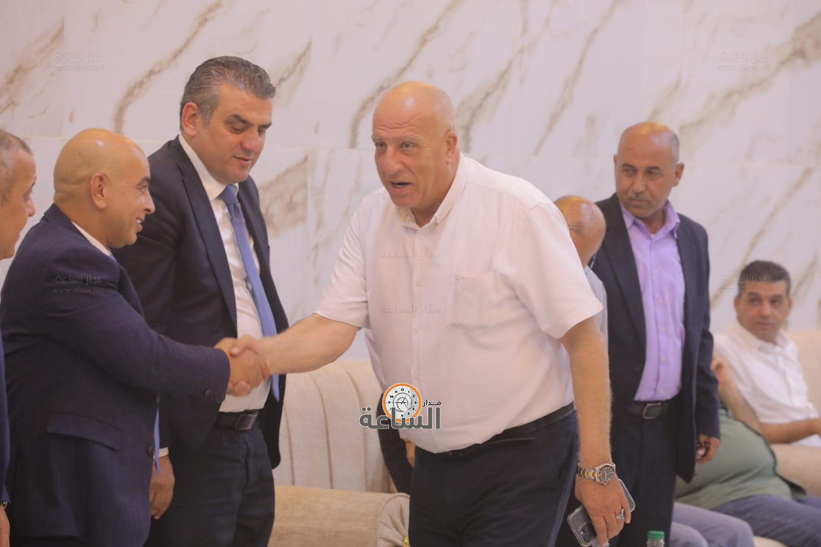 Madar Al-Saa Images 0.2399826947566438