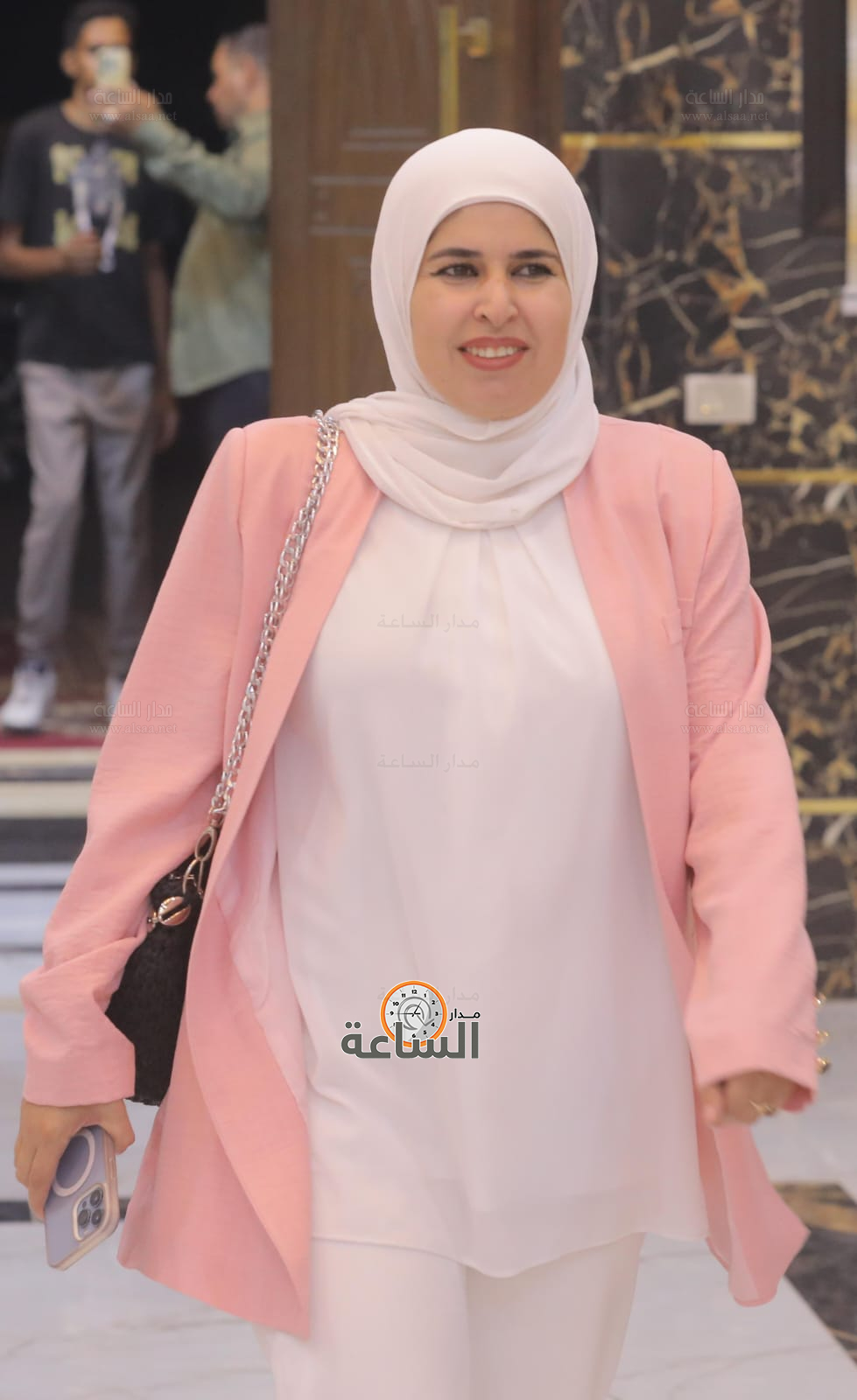 Madar Al-Saa Images 0.48605419329600863