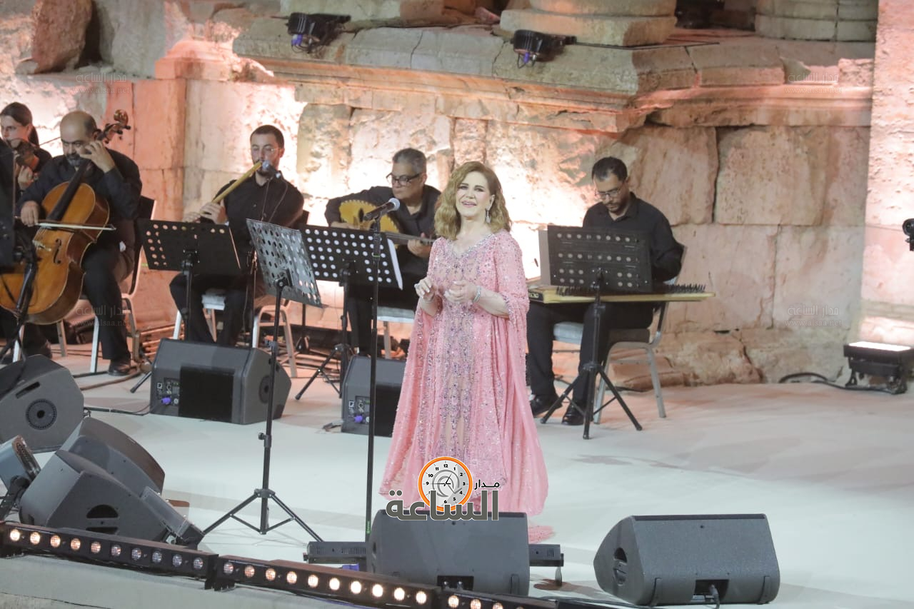 Madar Al-Saa Images 0.016863810920396904