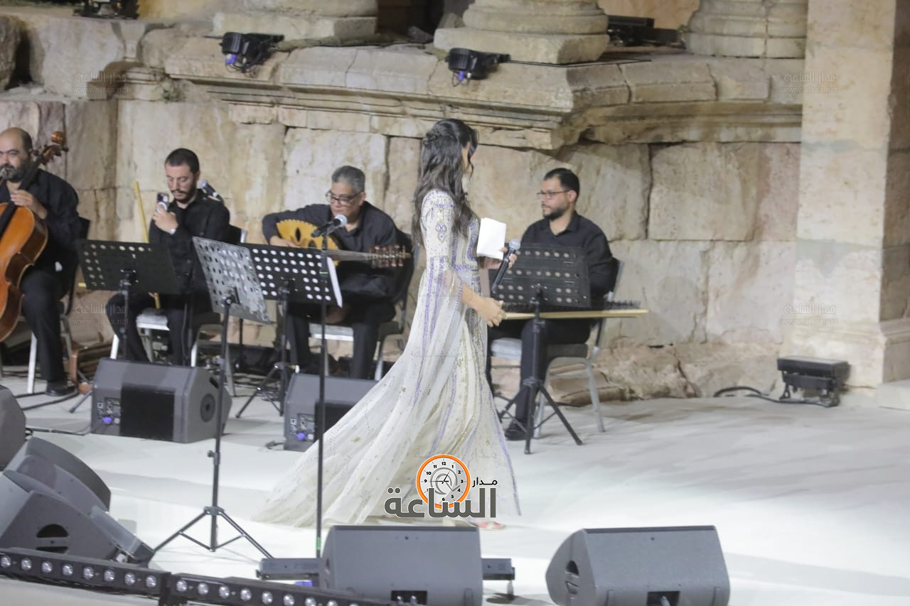 Madar Al-Saa Images 0.2645077081779137