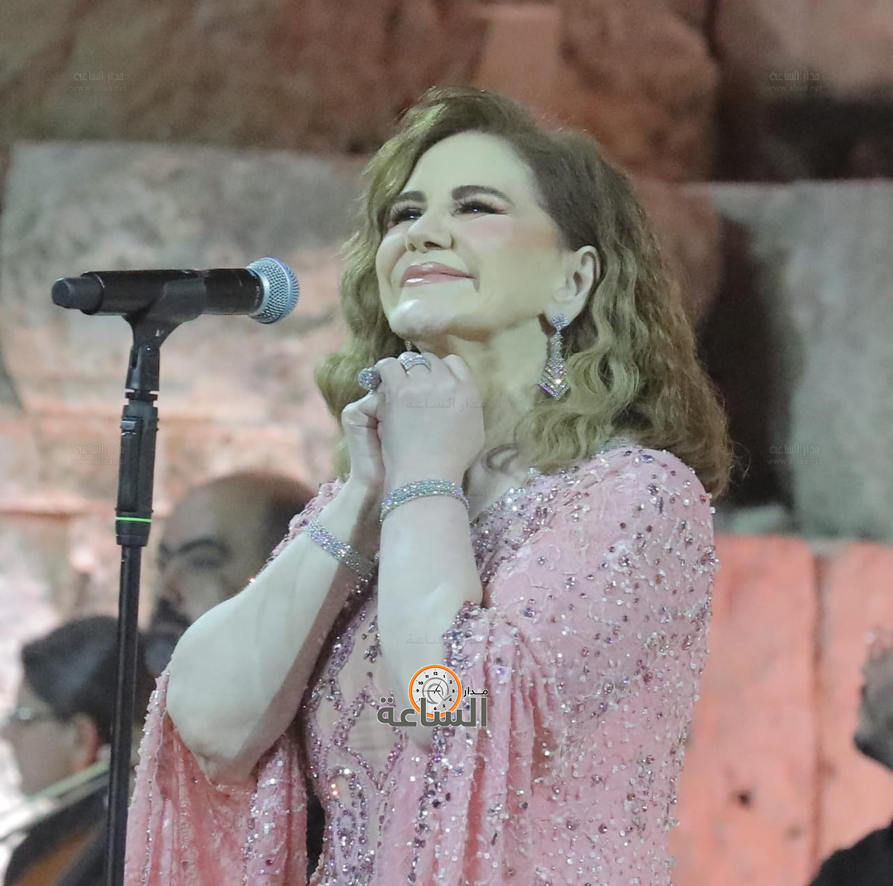 Madar Al-Saa Images 0.2733666563483378