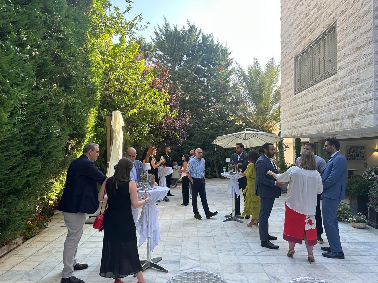 Madar Al-Saa Images 0.849470921049366