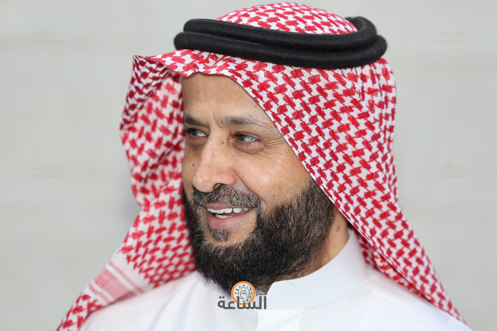 Madar Al-Saa Images 0.2608566488842424