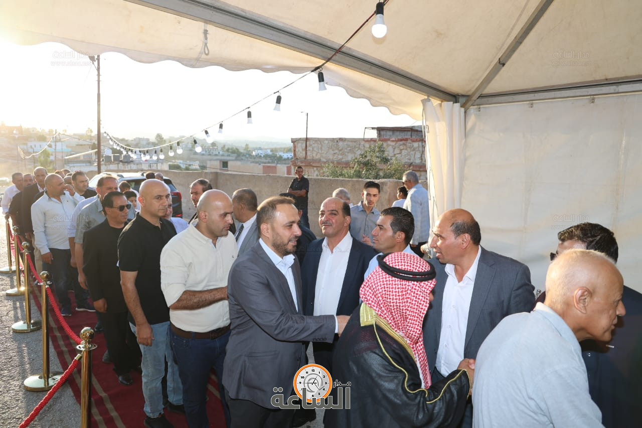 Madar Al-Saa Images 0.12750059707986883