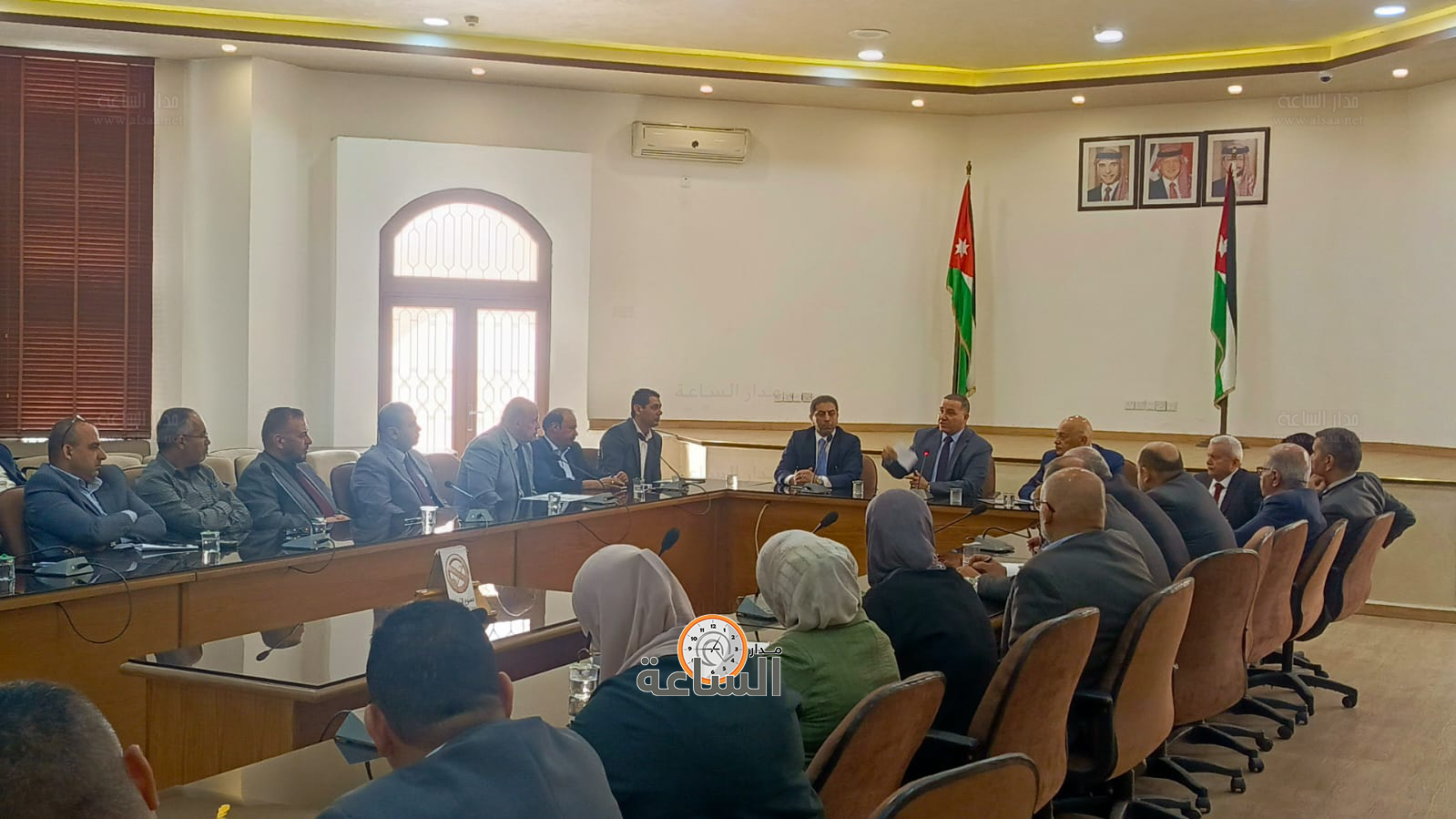 Madar Al-Saa Images 0.04238345686566991