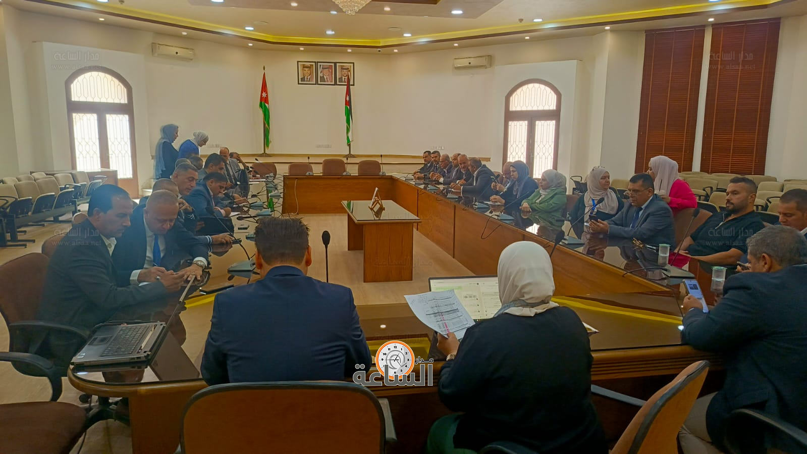 Madar Al-Saa Images 0.3800487807089752