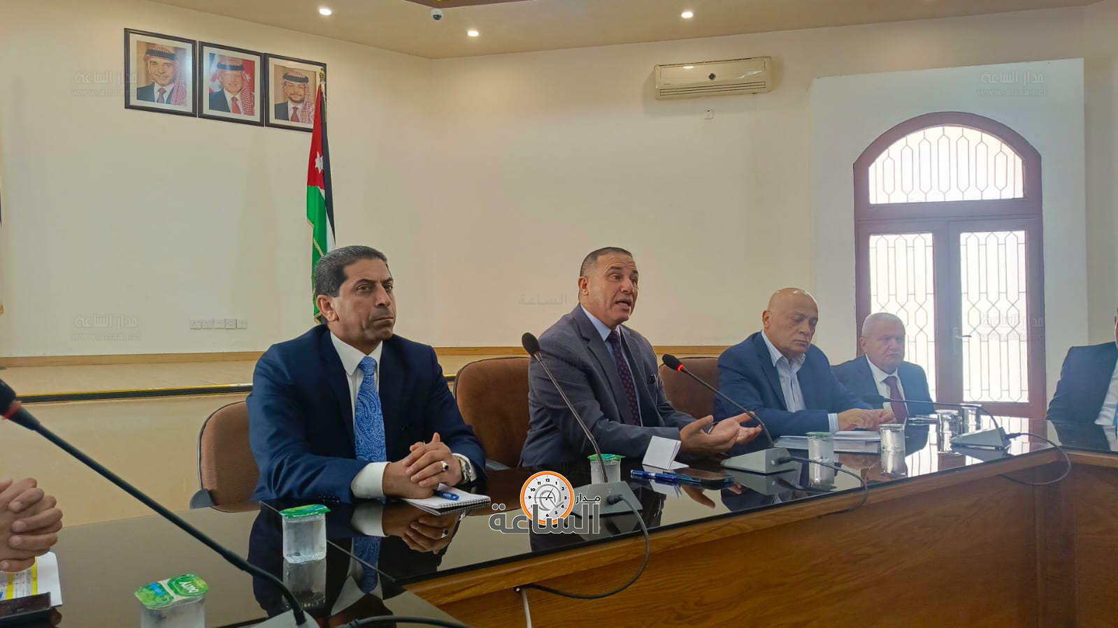 Madar Al-Saa Images 0.2048841421255686