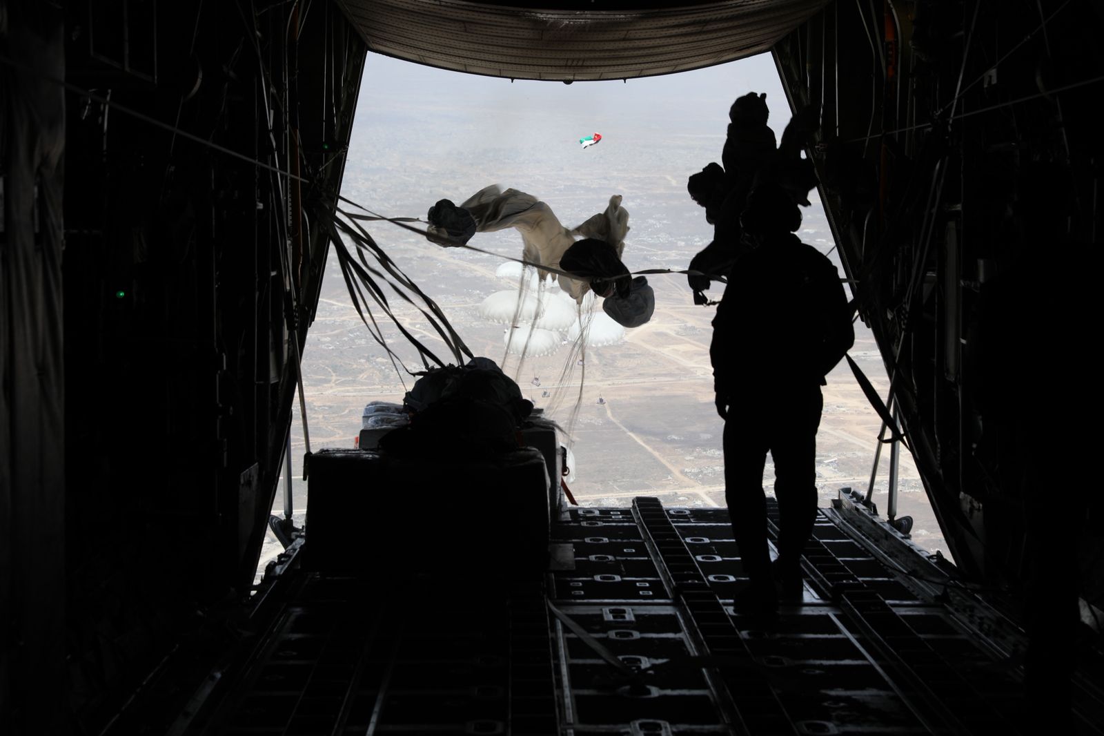 Madar Al-Saa Images 0.8465902050740918