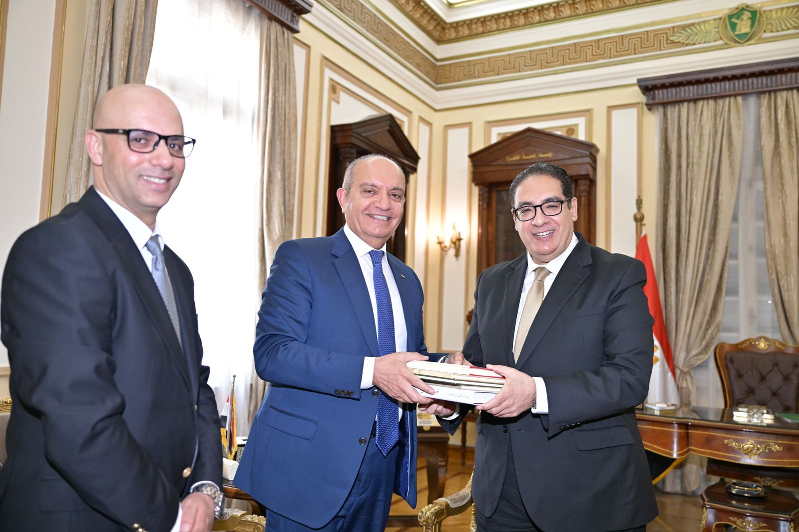 Madar Al-Saa Images 0.08312788547997407