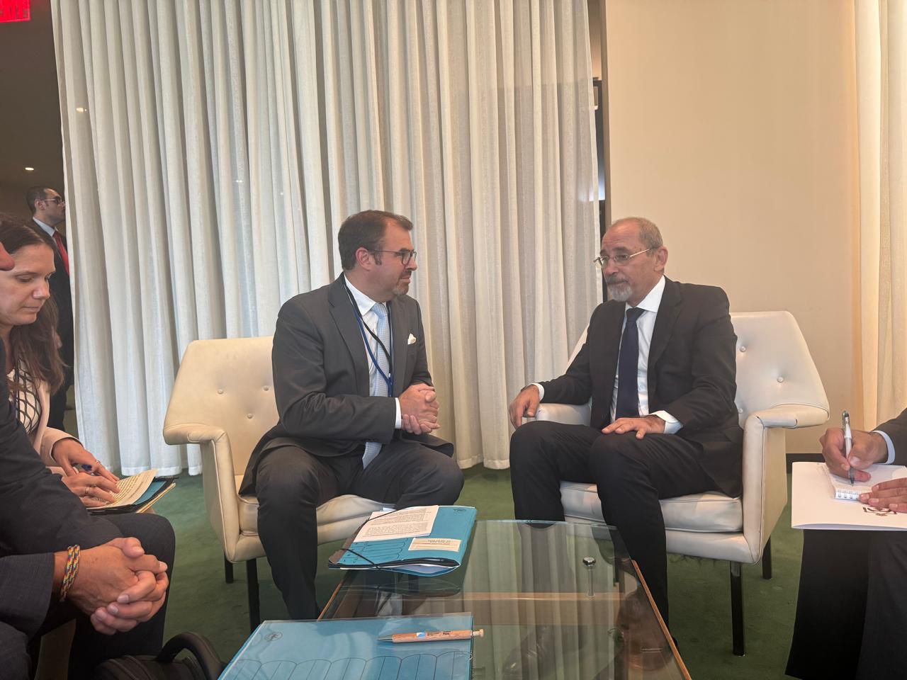 Madar Al-Saa Images 0.903892231522558